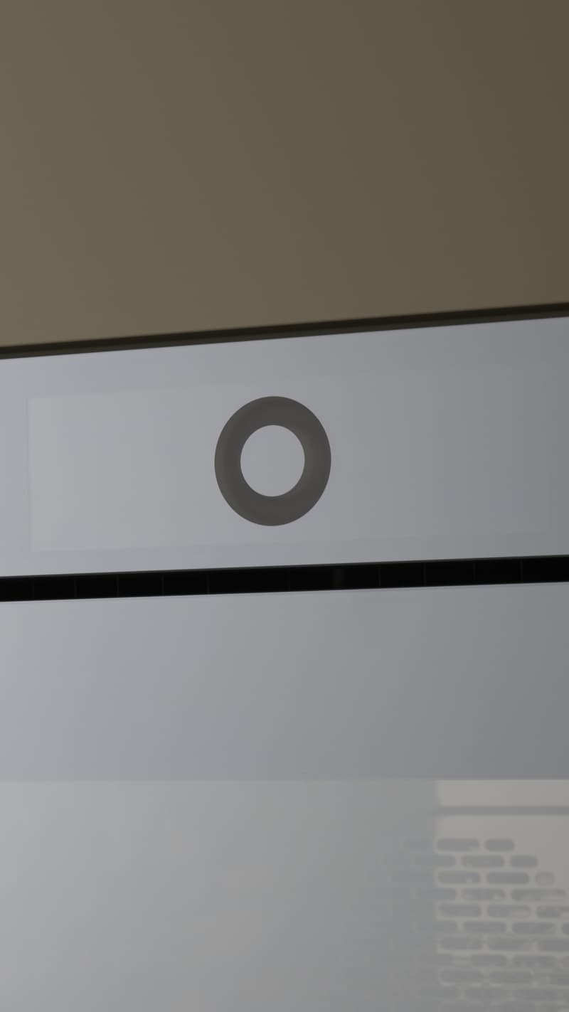 Chi tiết cửa lò V-ZUG — thiết kế tối giản, tinh xảo